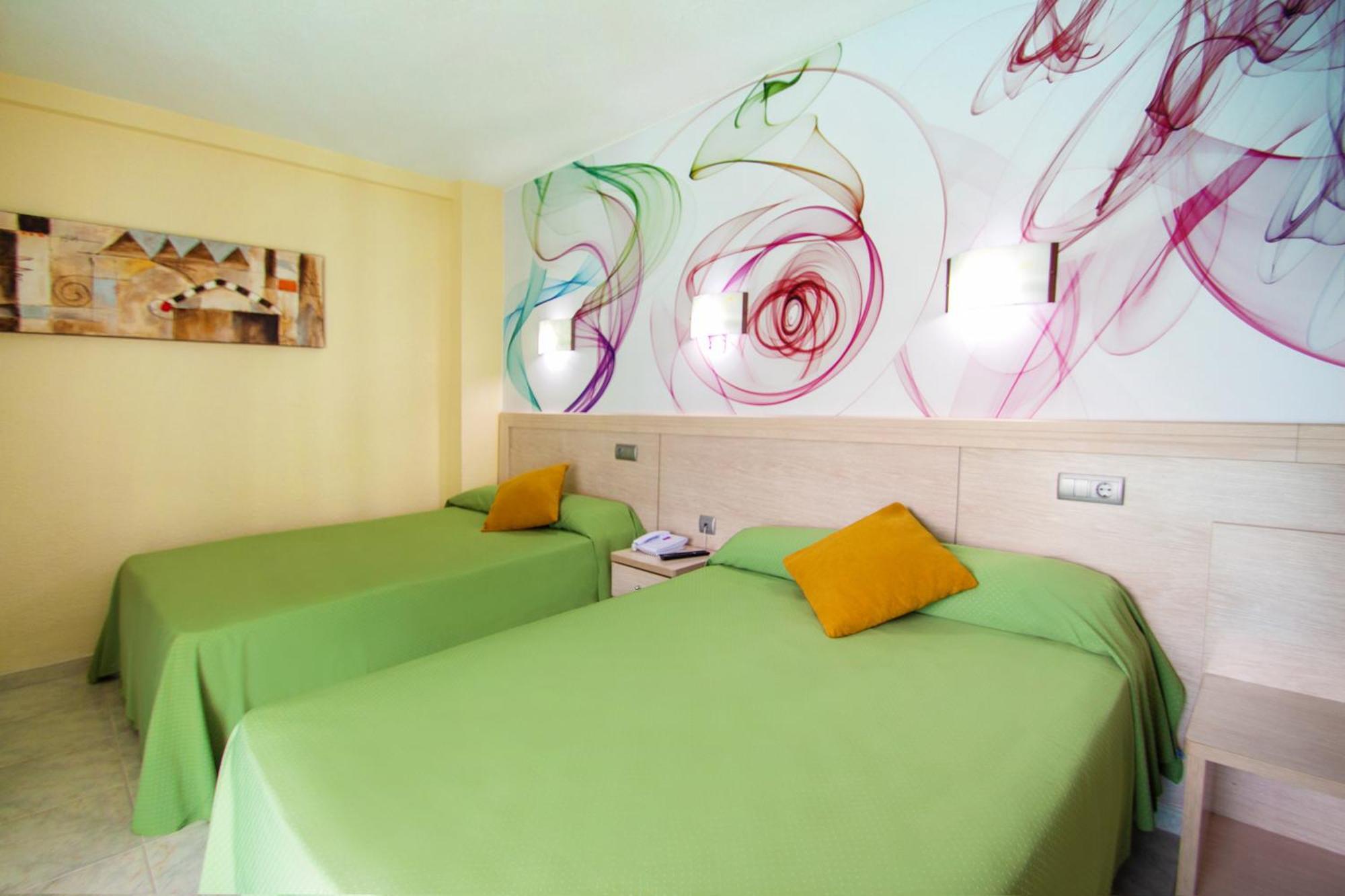 Hotel Servigroup Calypso Benidorm Szoba fotó